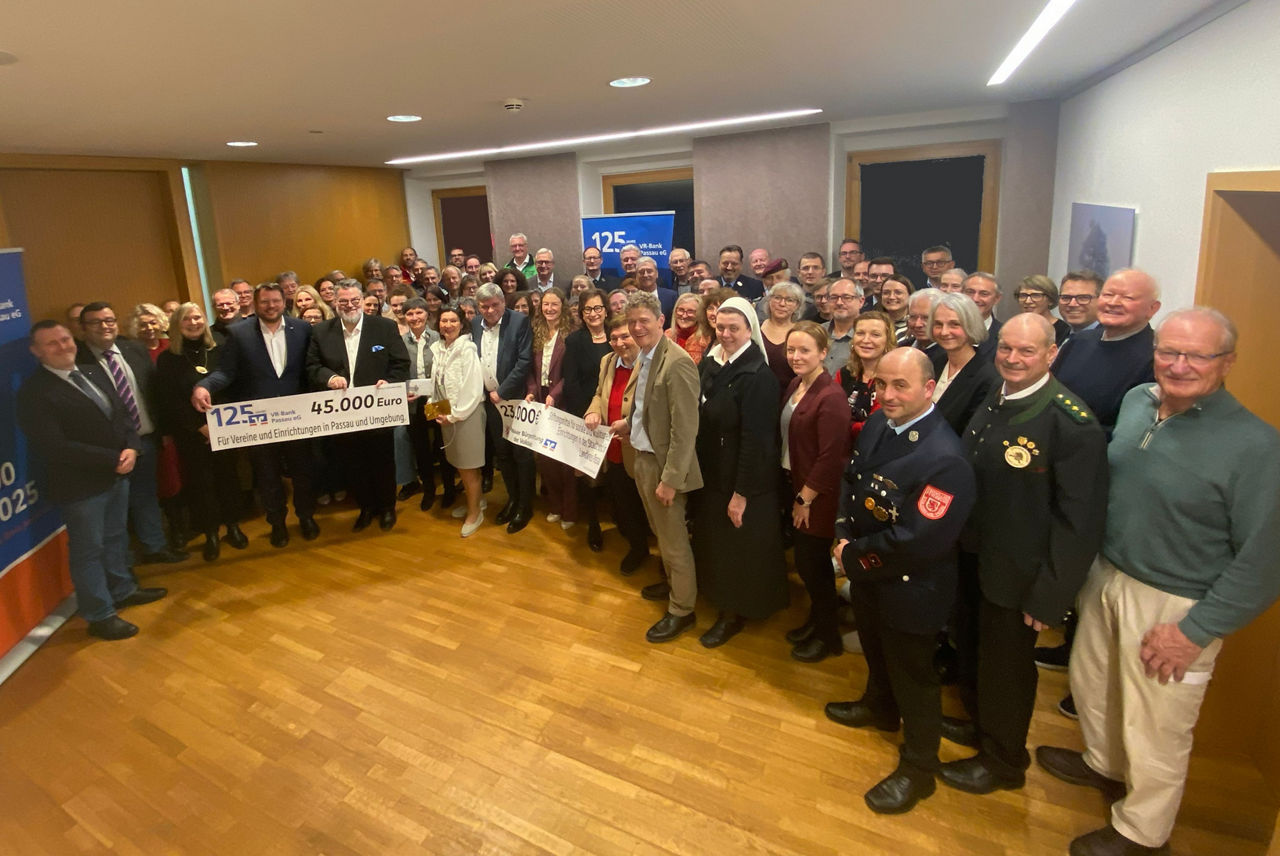 Wir spenden 68.000 Euro an Vereine, Schulen und Institutionen in Passau