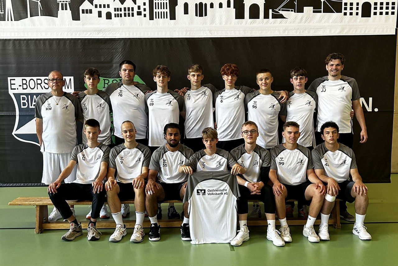Die A-Jugend der HSG Emden in neuen Trikots