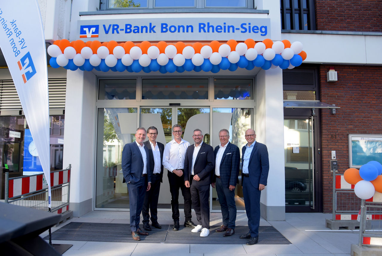 Wiedereröffnung des modernisierten Regionalcenters in Bonn-Duisdorf