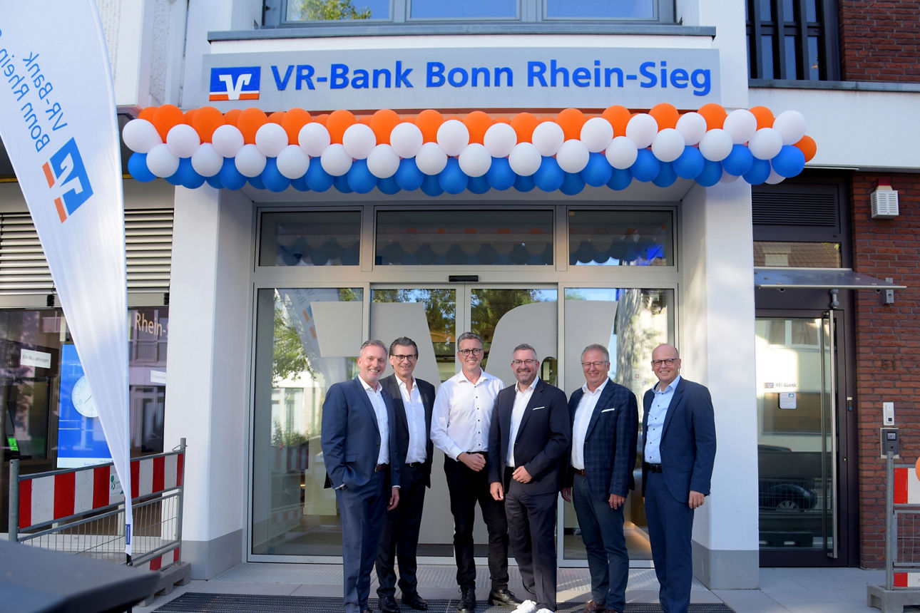 Wiedereröffnung des modernisierten Regionalcenters in Bonn-Duisdorf