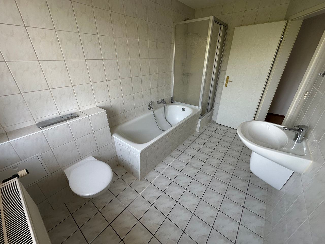 Blick ins Badezimmer