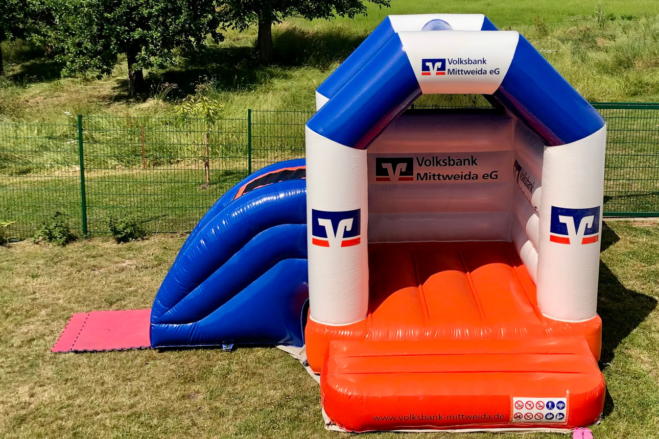 Hüpfburg der Volksbank Mittweida eG