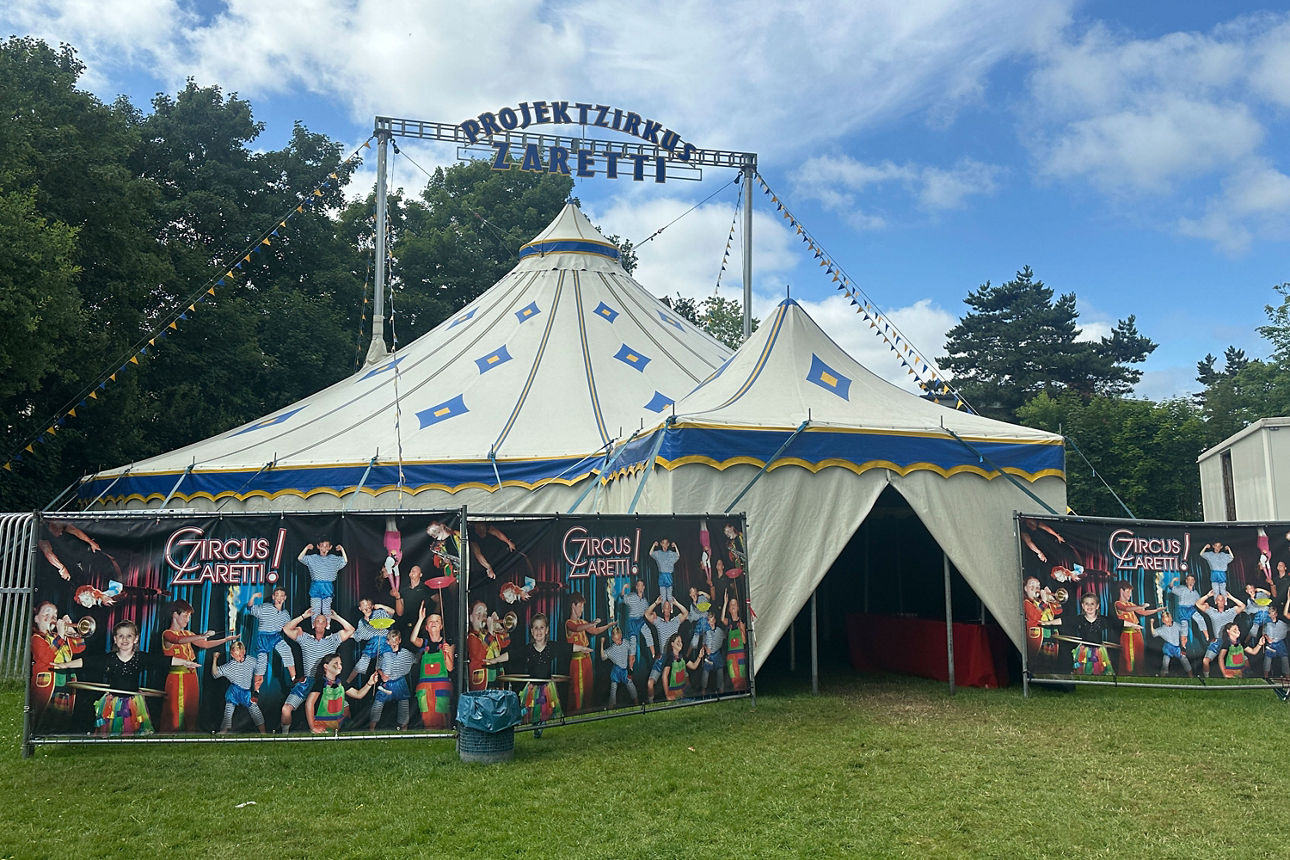 Zirkuszelt