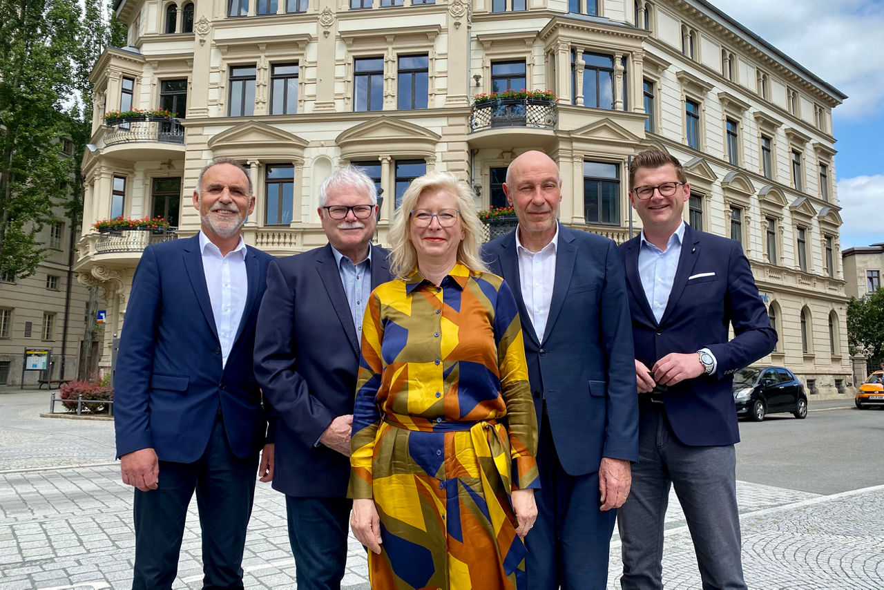 Foto unseres Aufsichtsrats mit Vorstand