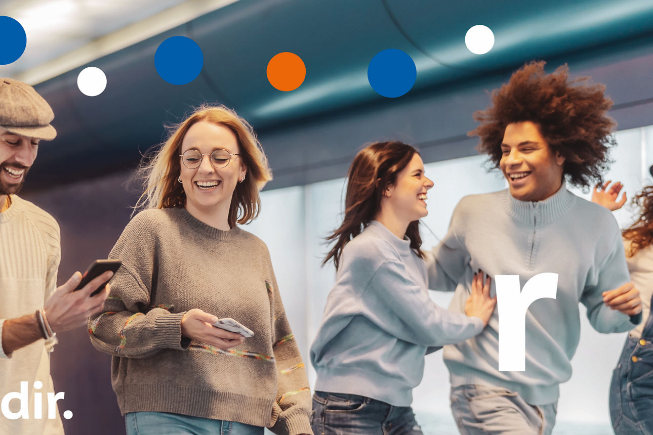 Group young friends having fun in subway underground metropolitan - Happy trendy people sharing time and laughing together - Youth millennial friendship lifestyle concept