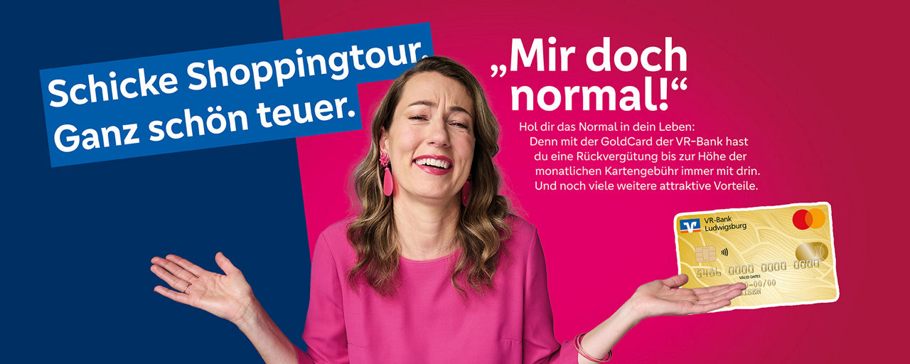 Frau in pinkem Oberteil vor pinker Wand zuckend mit den Schultern