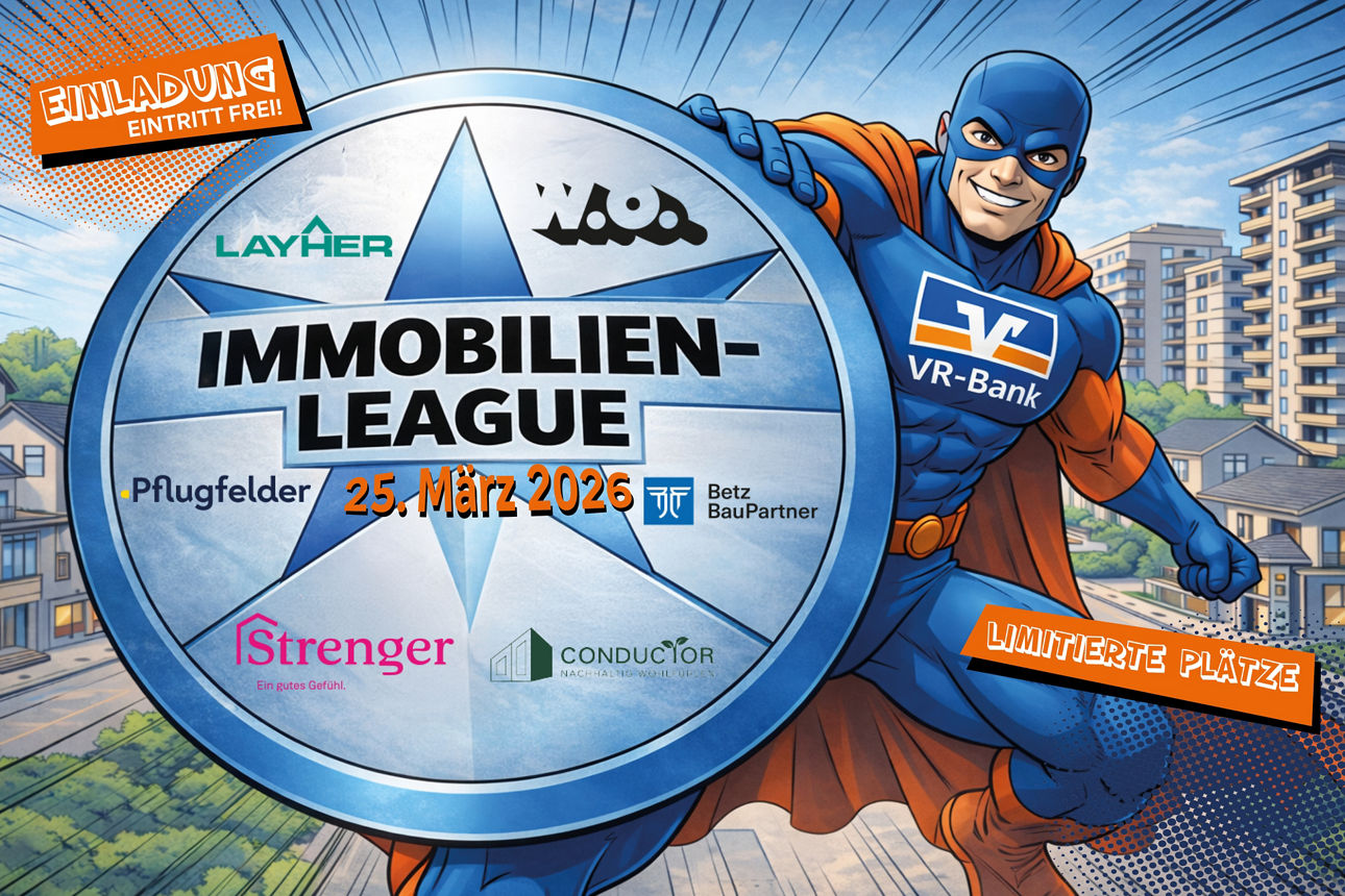 Superheld mit VR-Bank Anzug und einem Schild mit der Aufschrift "Immobilien-League"
