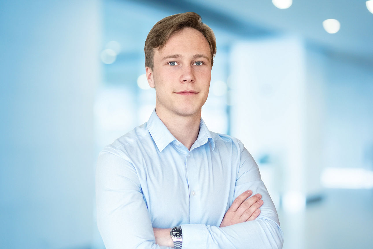Porträtfoto von Arman Hartkopf