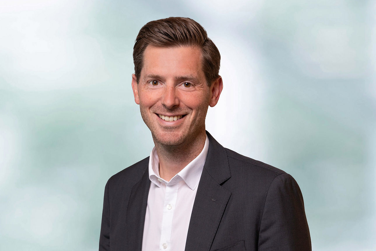 Portraitaufnahme unseres Kollegen Benedikt Hartmann