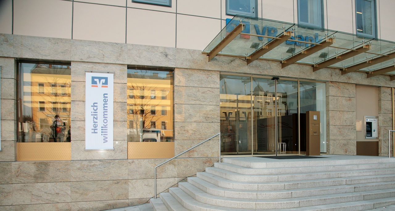 Haupteingang Geschäftsstelle Ludwigsplatz