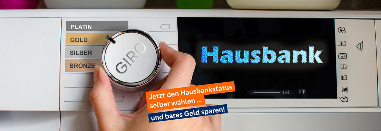 Eine Hand an einem Schalter wie bei Steuerung einer Waschmaschine