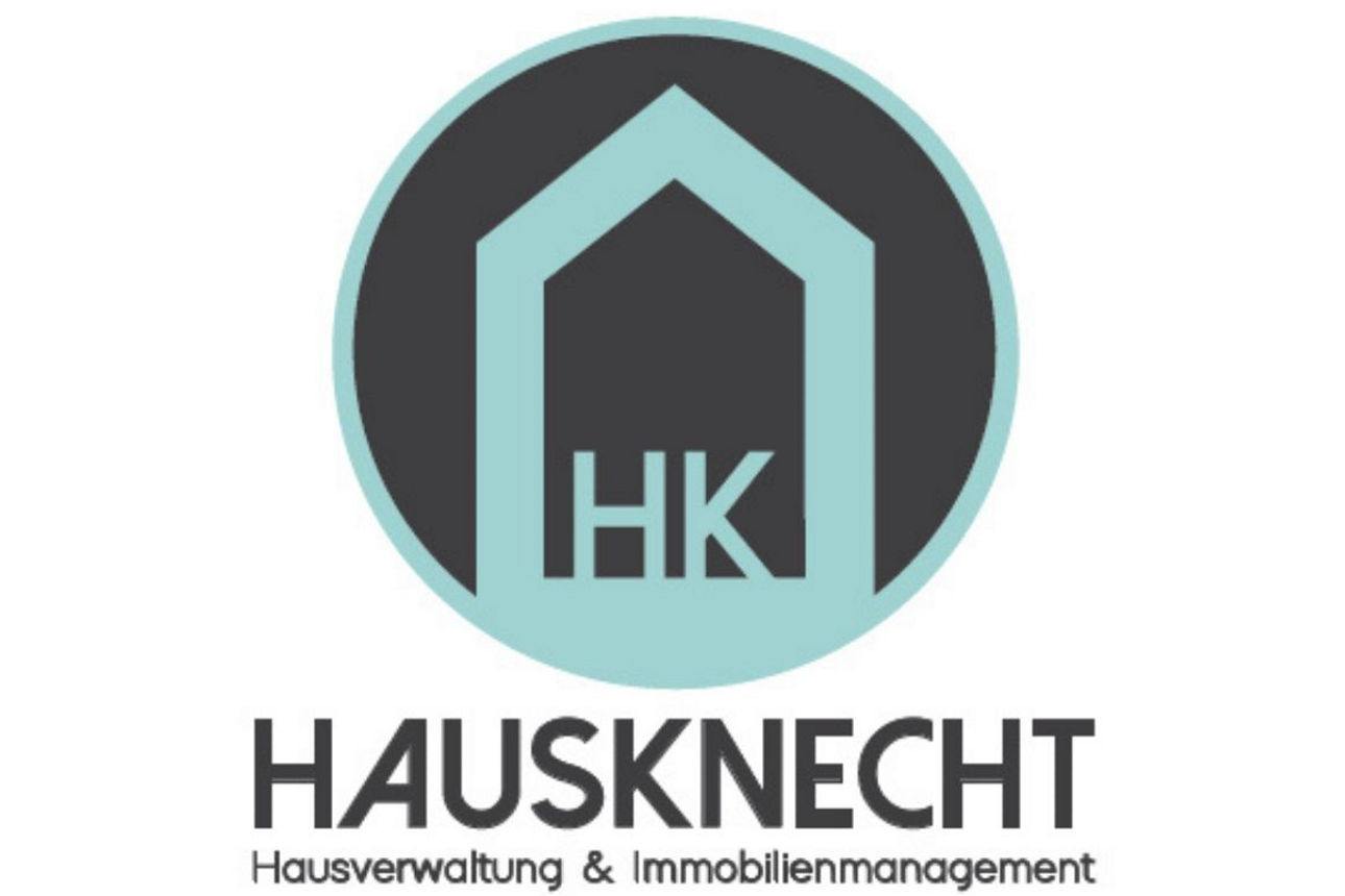Logo von Hohe Mark Energie GmbH mit den Buchstaben ‚HM‘, einem Stecker‑Symbol im Buchstaben H und dem Schriftzug ‚Hohe Mark Energie GmbH‘.