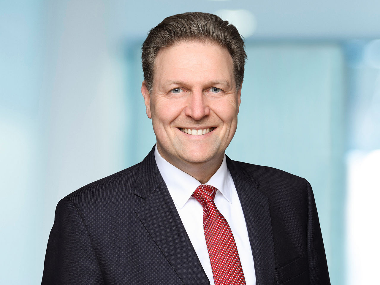 Portrait von Prof. Dr. Volker Heinke 