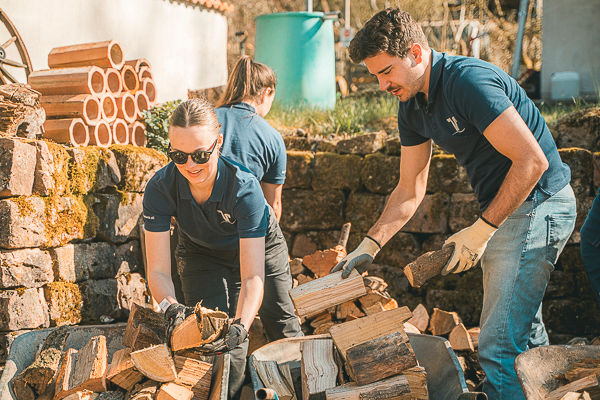 Bilder der Helping-Hands Aktion