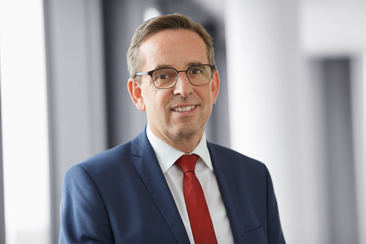 Hubertus Henning, Unternehmenskundenberater