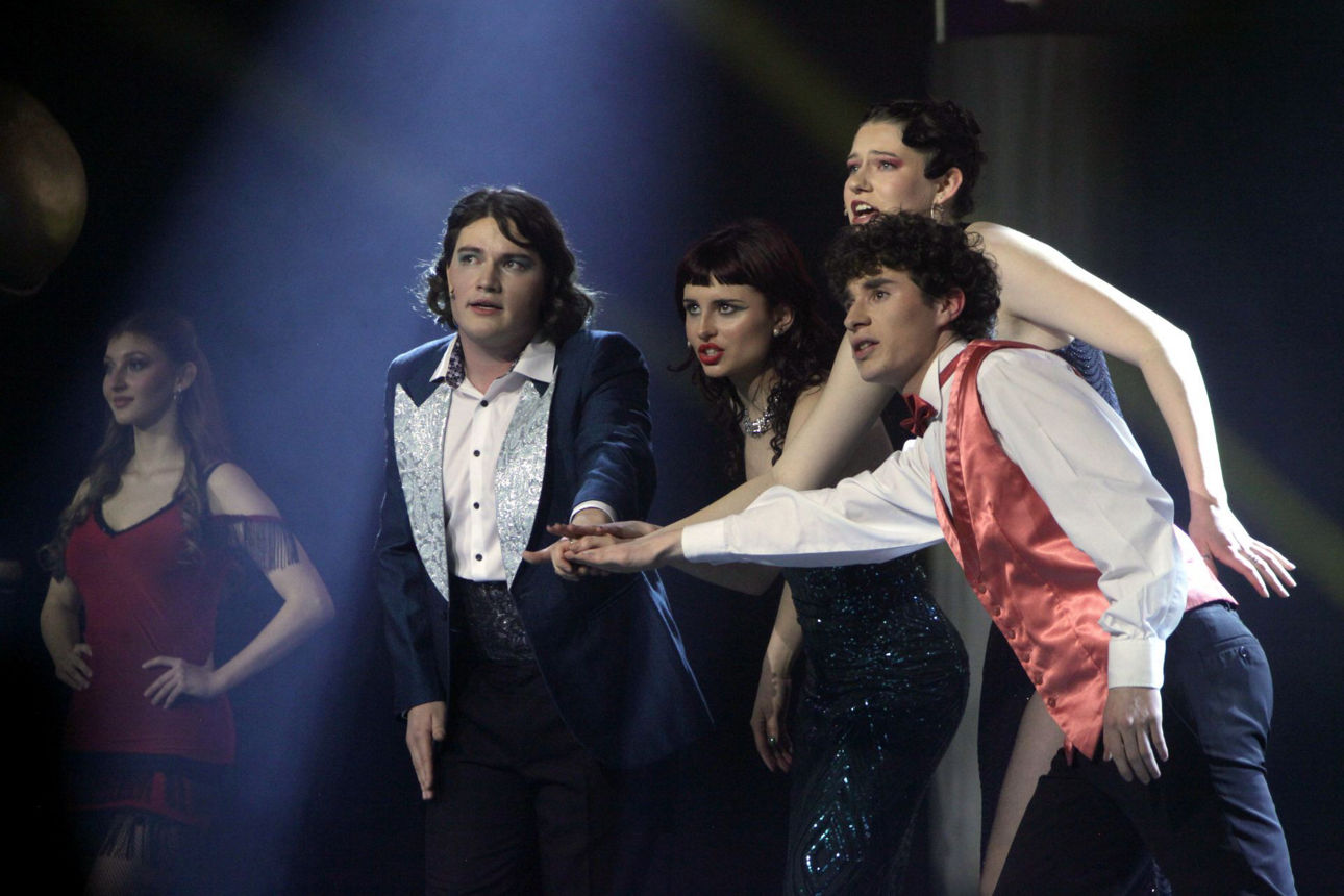 Plan besiegelt: Die Hauptdarsteller klatschen miteinander ab