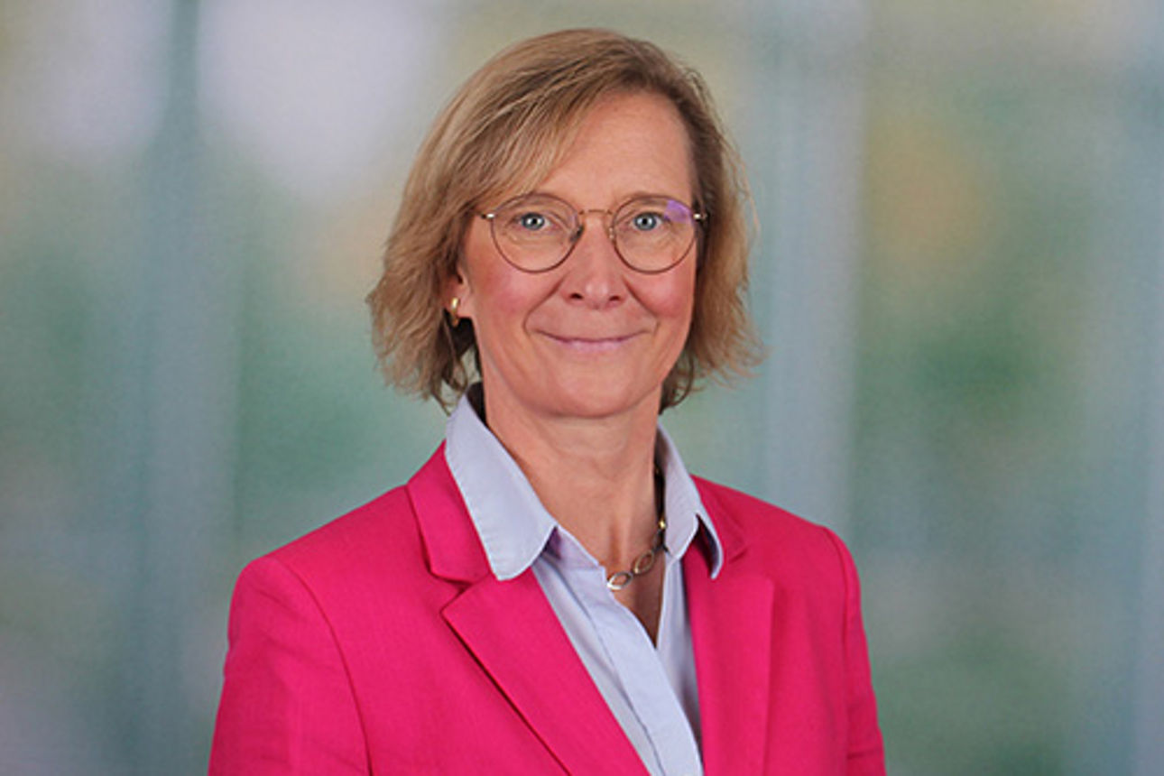 Darstellung unserer Mitarbeitenden Bettina Hesse-Knips