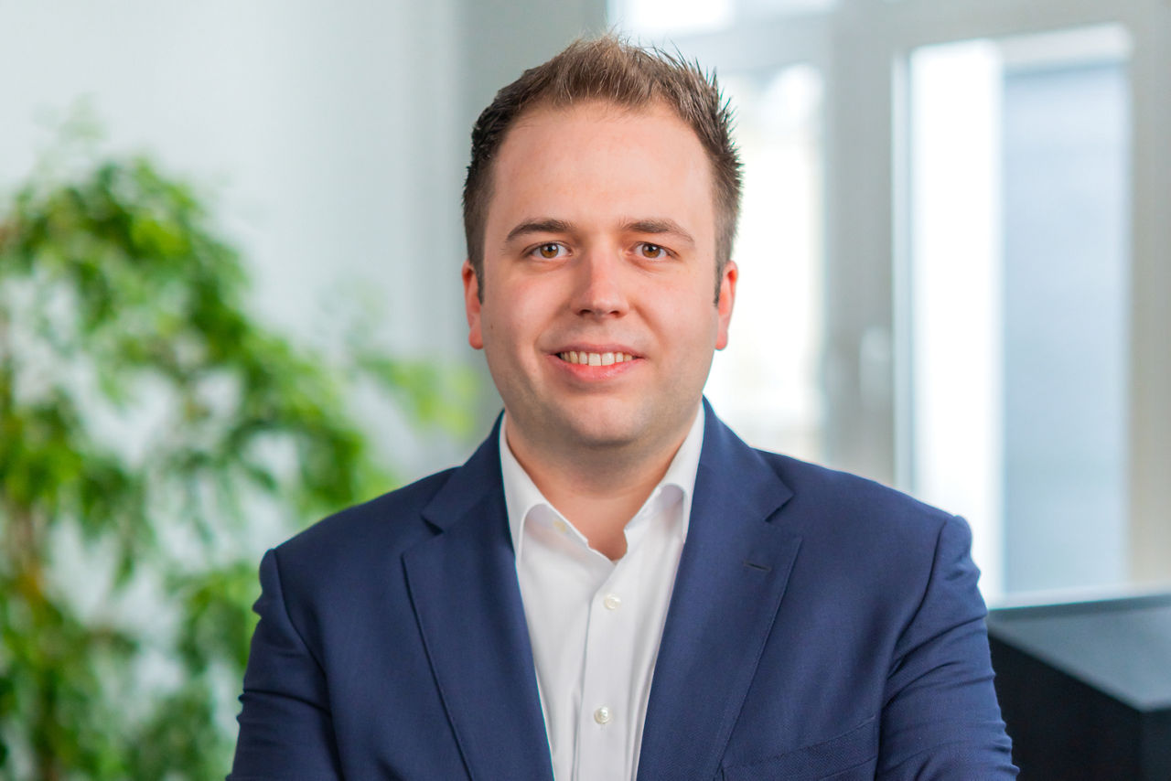 Porträtfoto von Sven Heyer