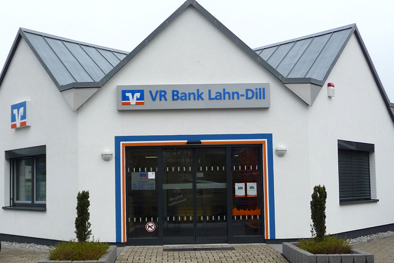 Die Außenansicht der Filiale in Hirzenhain