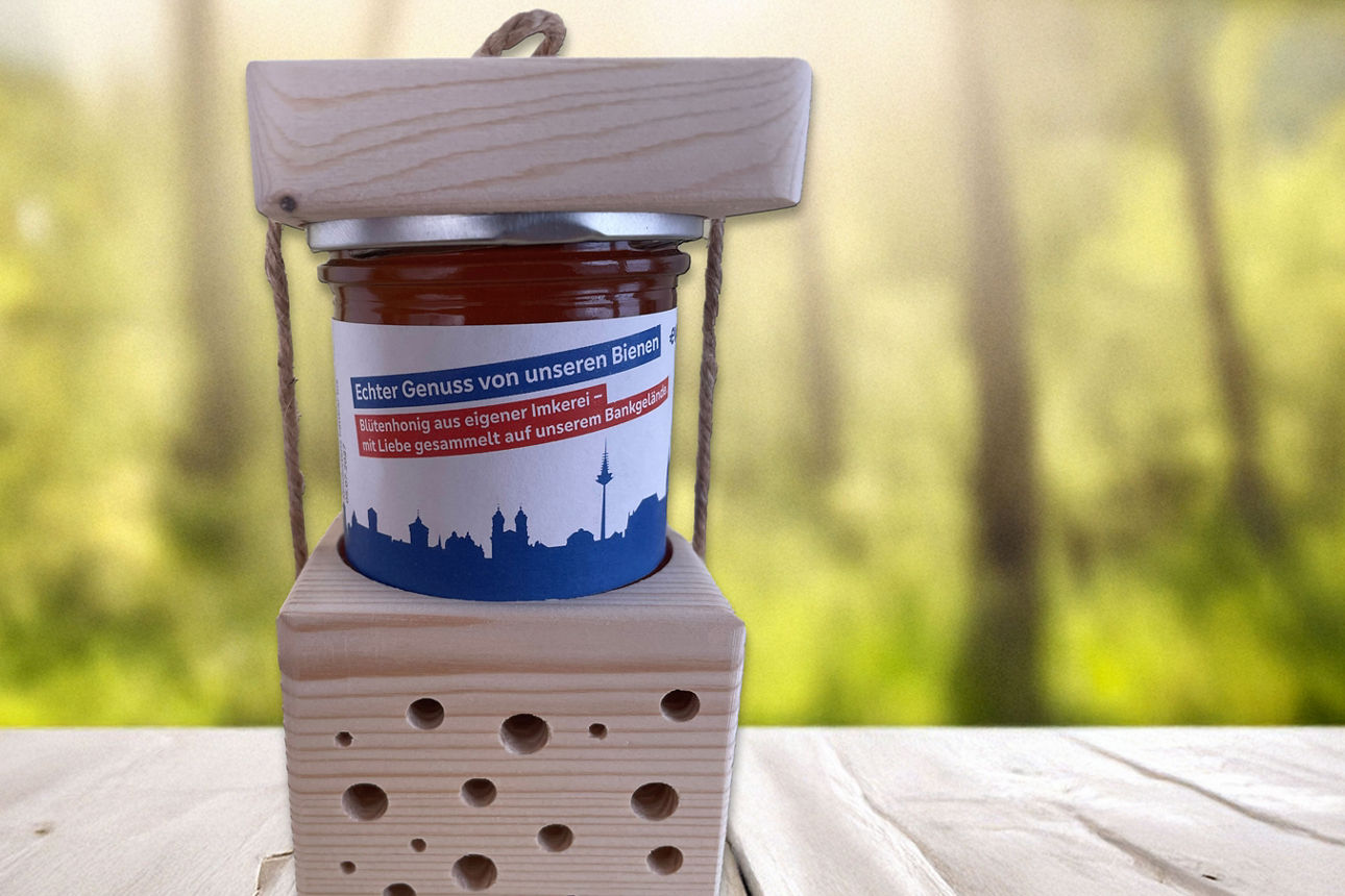 Honig im Glas unserer eigenen Bienen