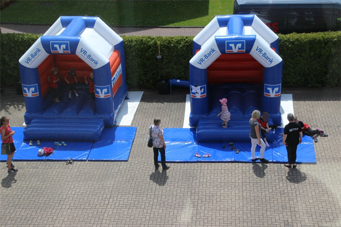 Die VR-Bank Hüpfburgen