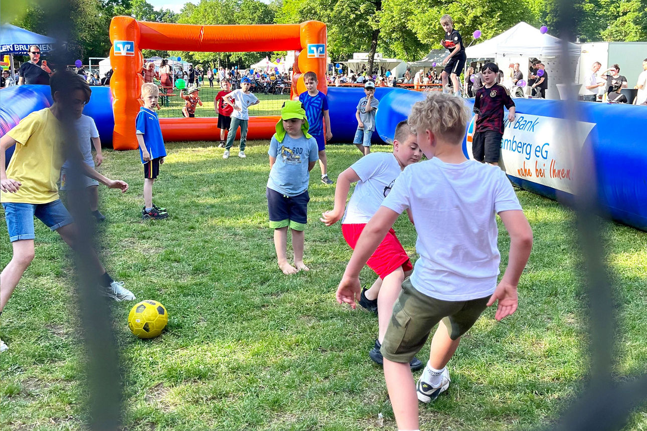 Human-Table-Soccer im Einsatz bei den AOK Familientagen