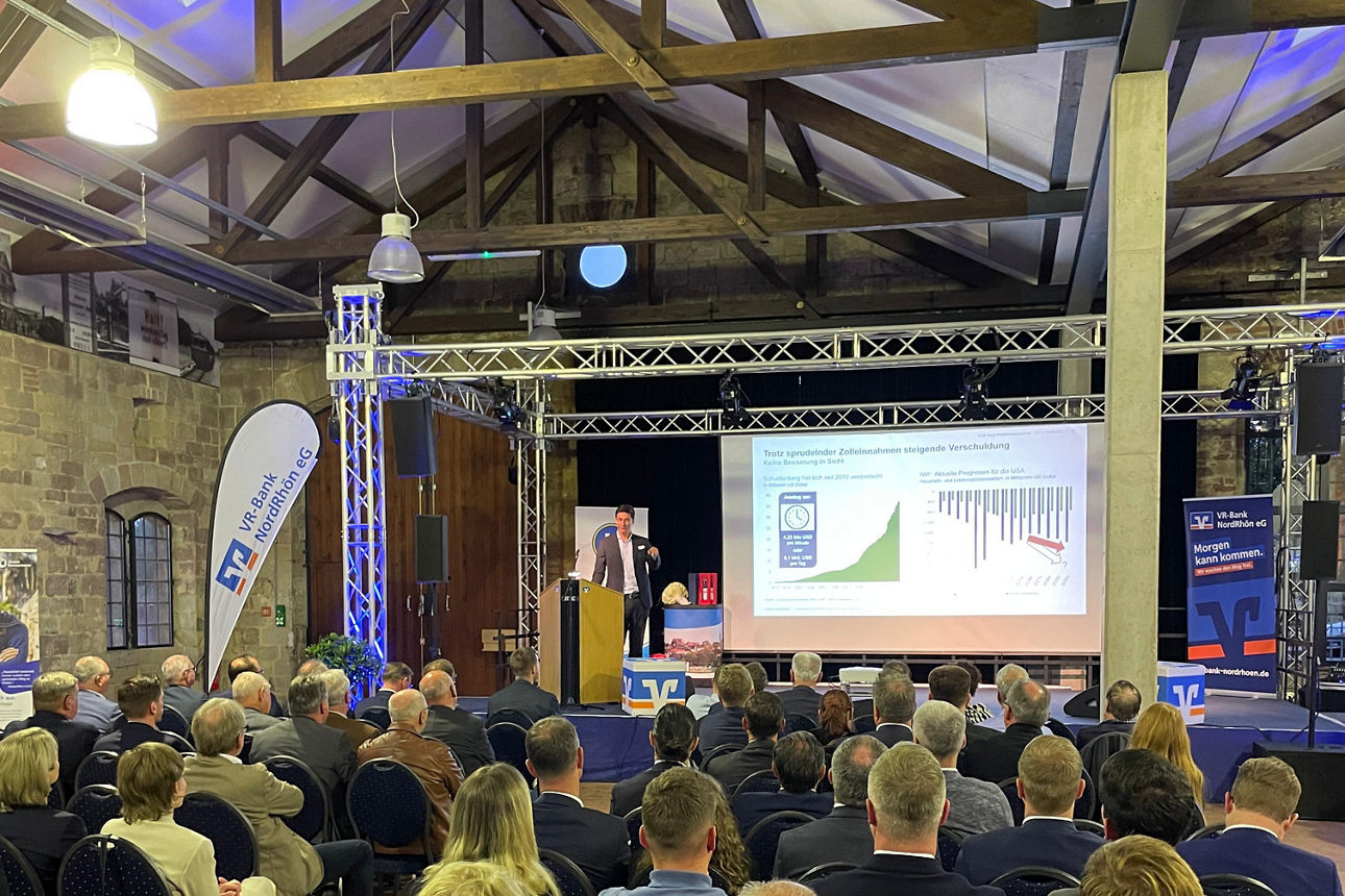 Blick auf die Vereinsvertreter im Kolpinghaus in Hünfeld