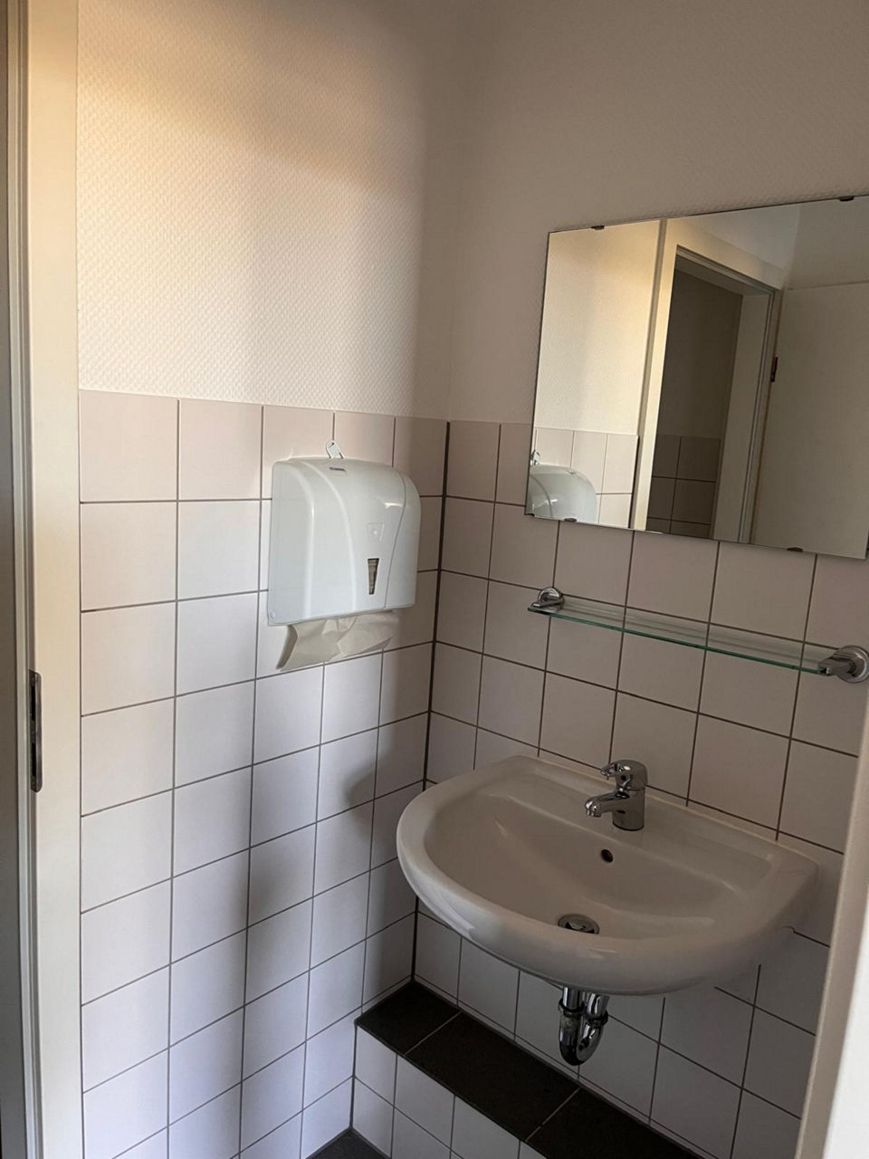 WC mit Waschbecken
