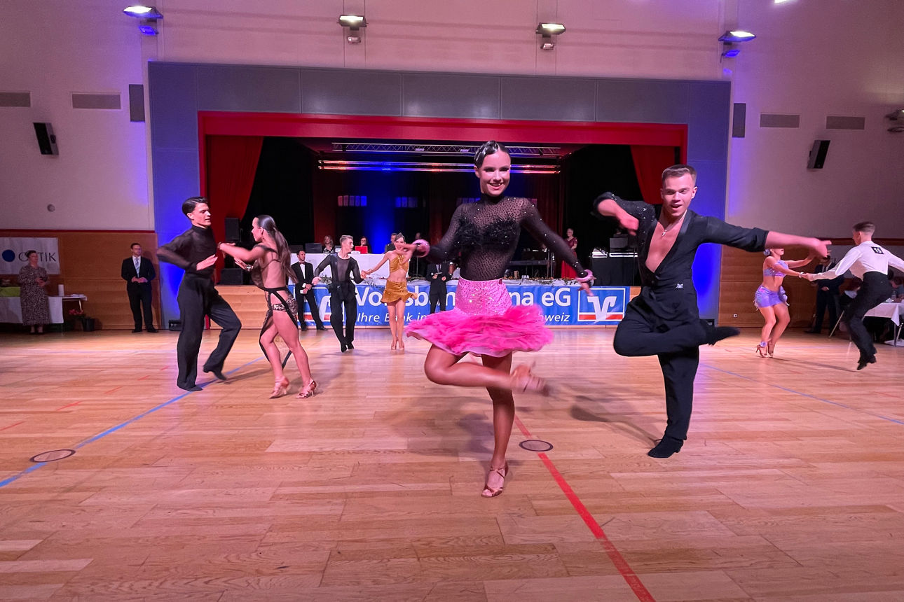 Tanzpaare aus aller Welt beweisen ihr Können