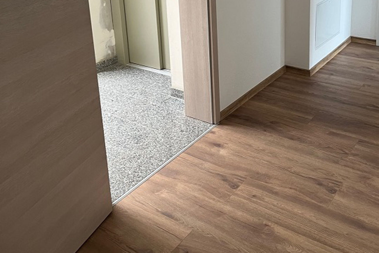 Lobby der Wohnung mit Blick auf das Treppenhaus