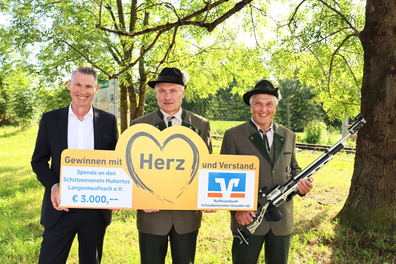 Schützenverein Langenneufnach empfängt Spende