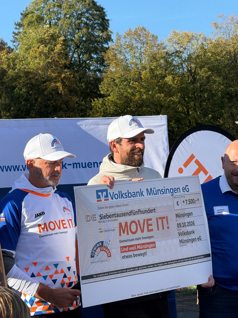 Scheck von 7500 Euro
