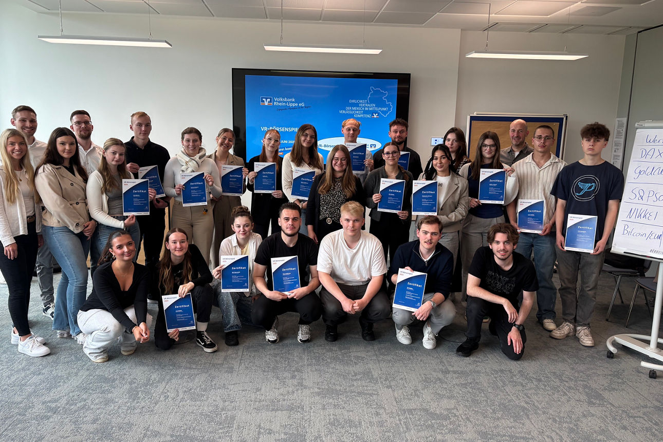 Gruppenfoto der Teilnehmer.