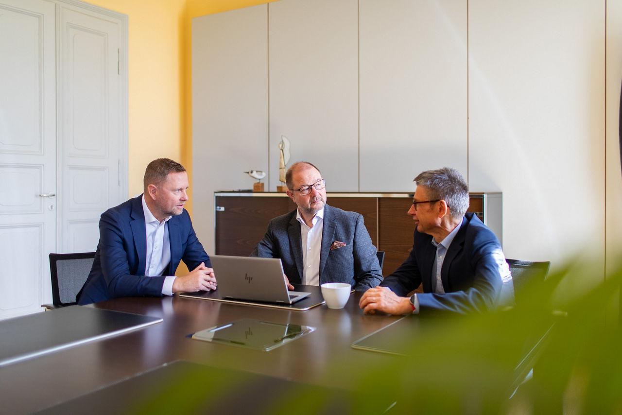 Der Vorstand bei einem Meeting