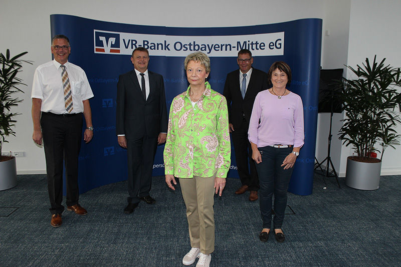 40-jährige Betriebsjubiläen bei der VR-Bank Ostbayern-Mitte eG