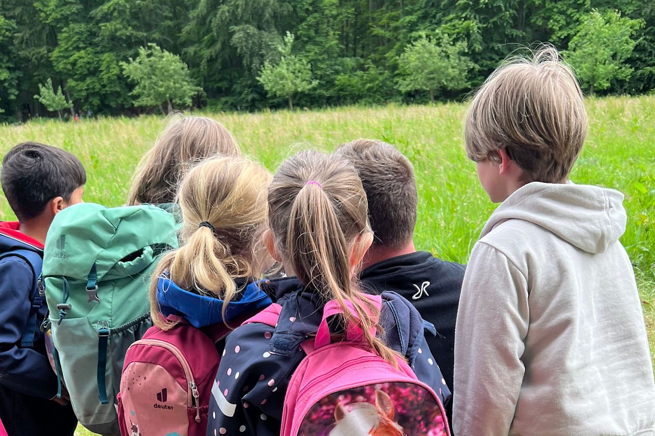 Eine Gruppe von Kindern