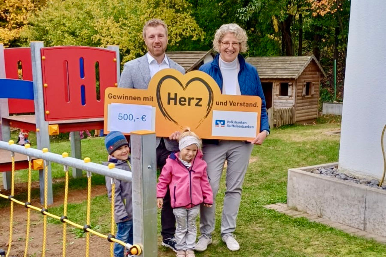 Spendenübergabe KITA Pfersdorf