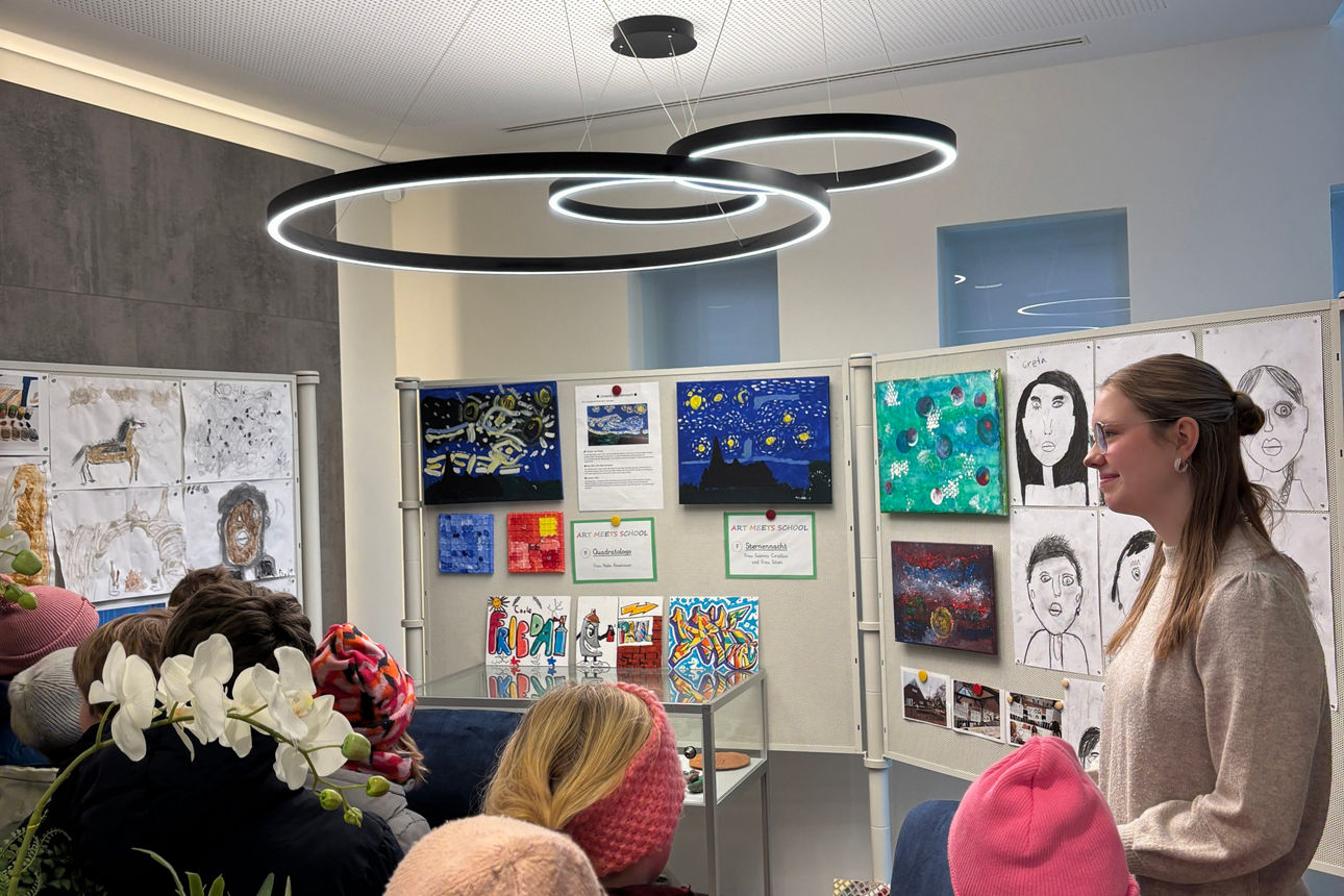 Art meets school in einer Schulklasse