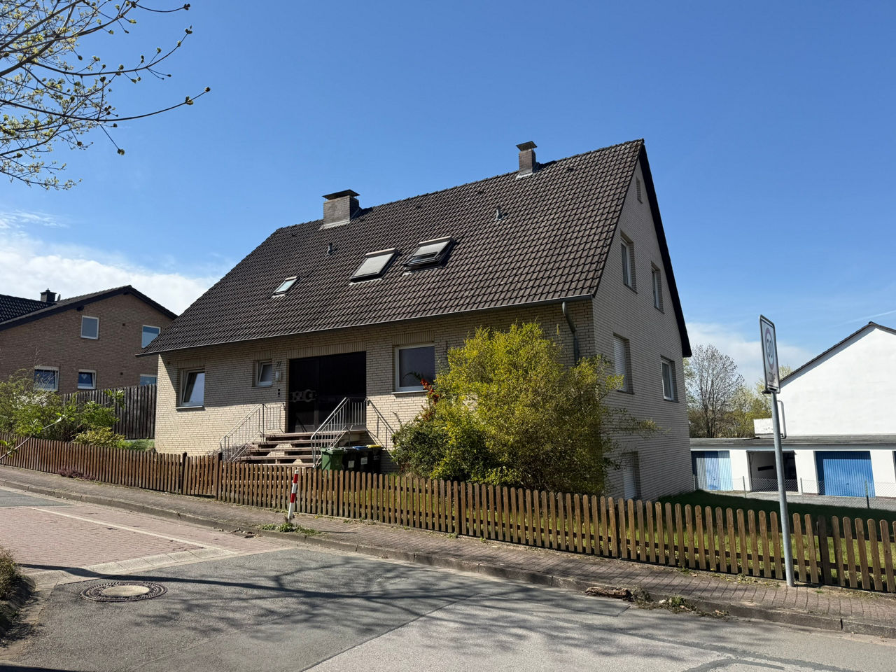 1-2 FWH Himbeerbusch Holzminden