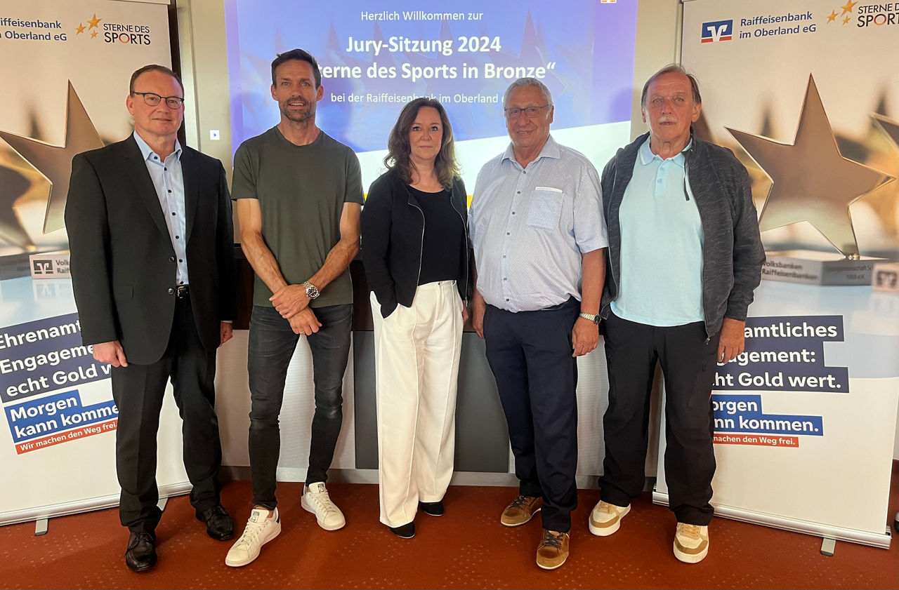 Die Jury zur Sterne des Sports Auswahl bei der Raiffeisenbank im Oberland eG