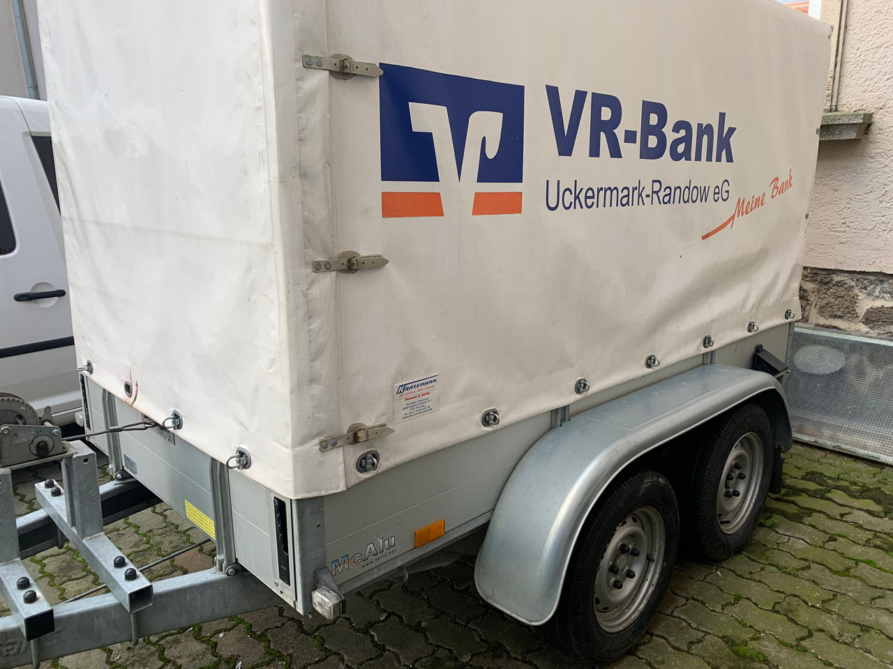 Hüpfburganhänger