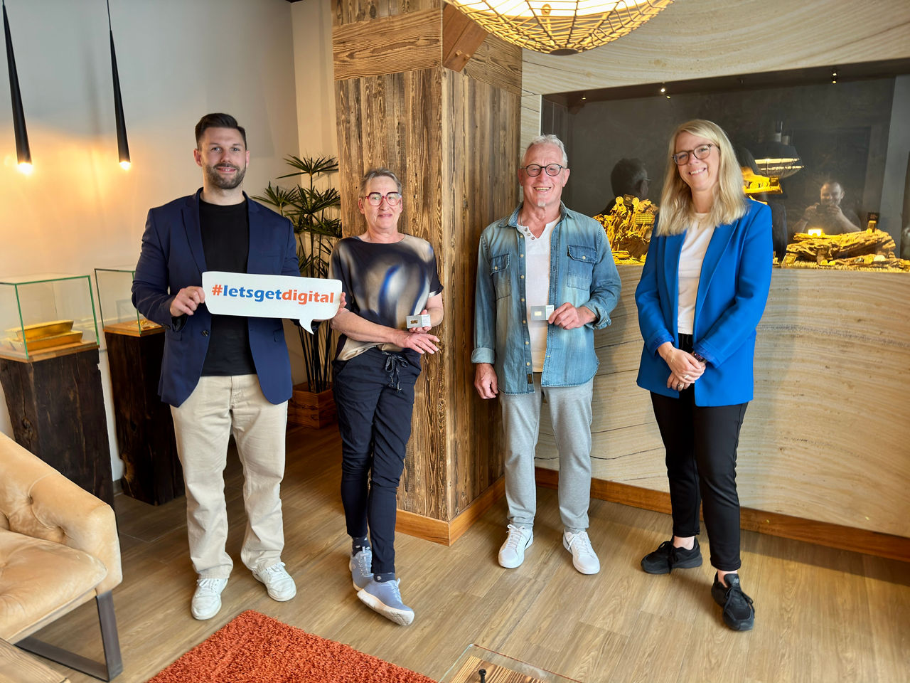 v..r. Petra Reith, K. Seifert, S. Achterling, Tim König in der VR Goldmine