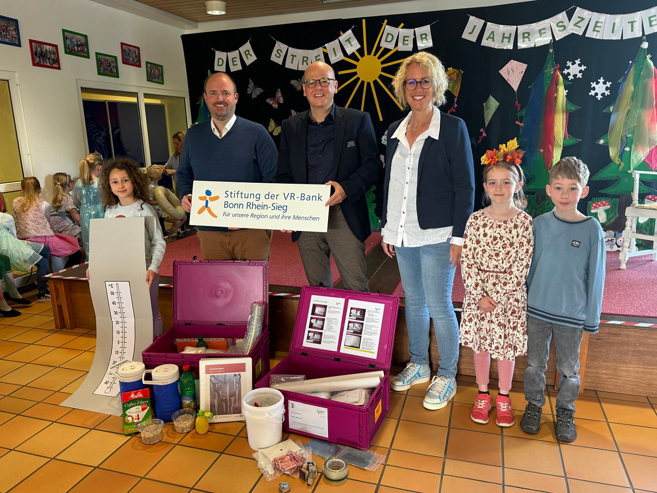 Gemeinschaftsbild Projekt TuWas mit Vorstandsmitglied Ralf Löbach