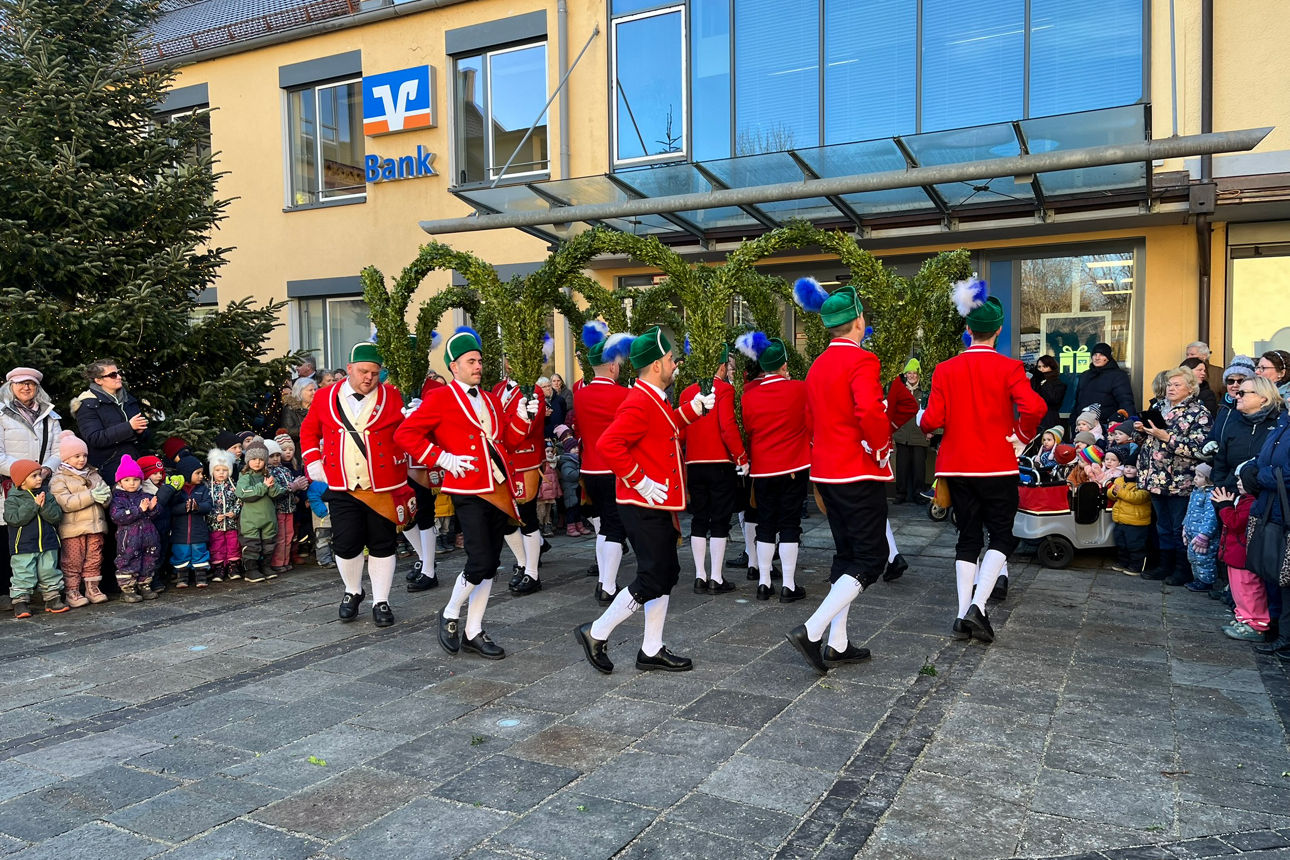 Schäffler beim Tanz