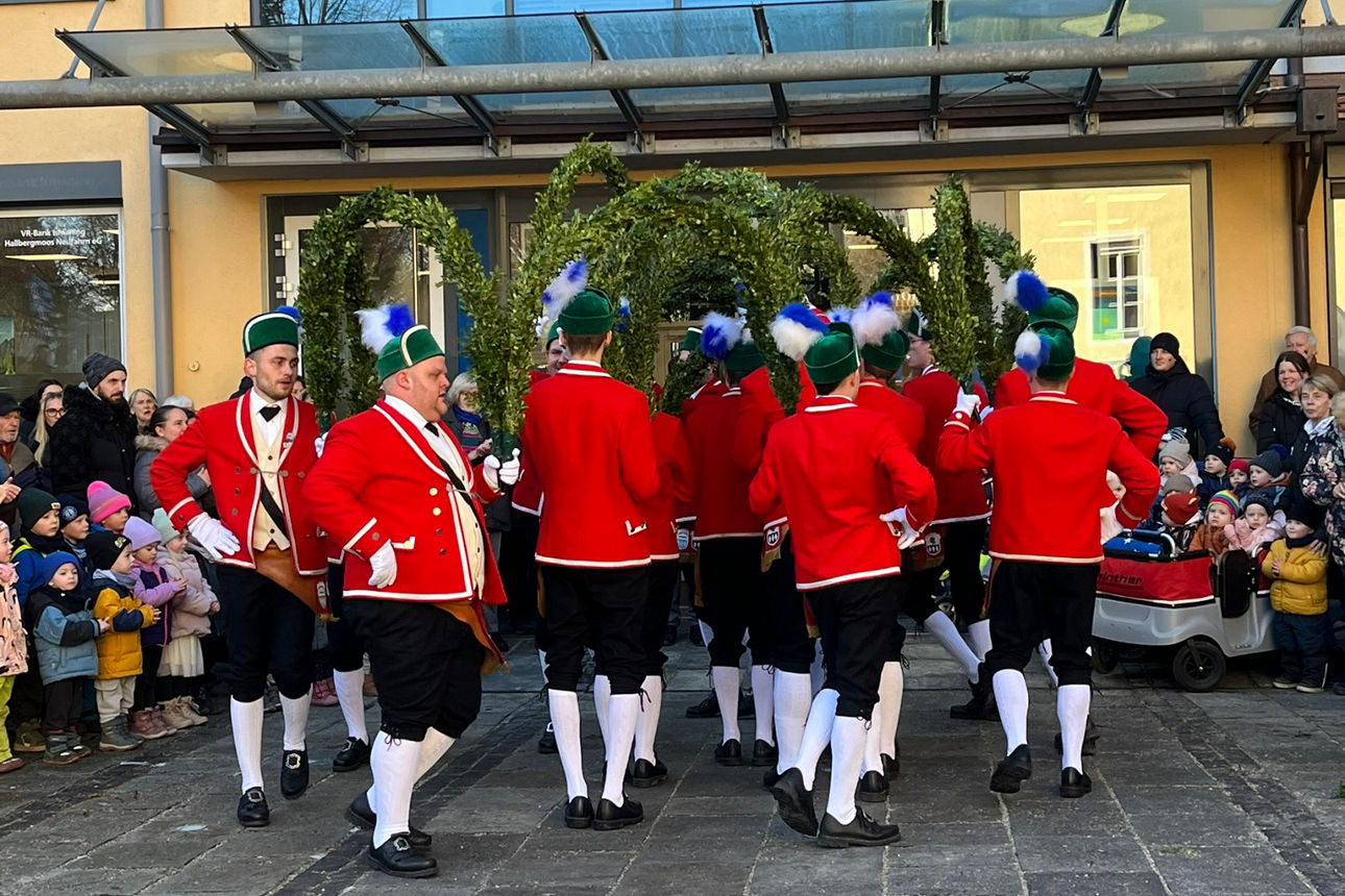 Schäffler beim Tanz