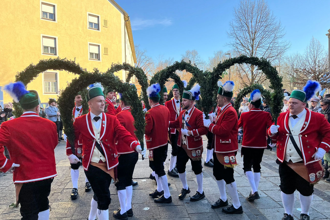 Schäffler beim Tanz