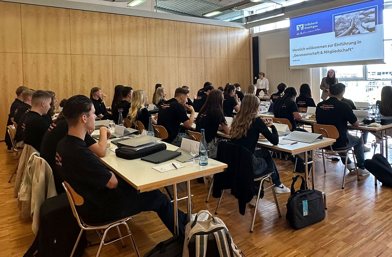 Unsere neuen Azubis bei einem Seminar in der Einführungswoche