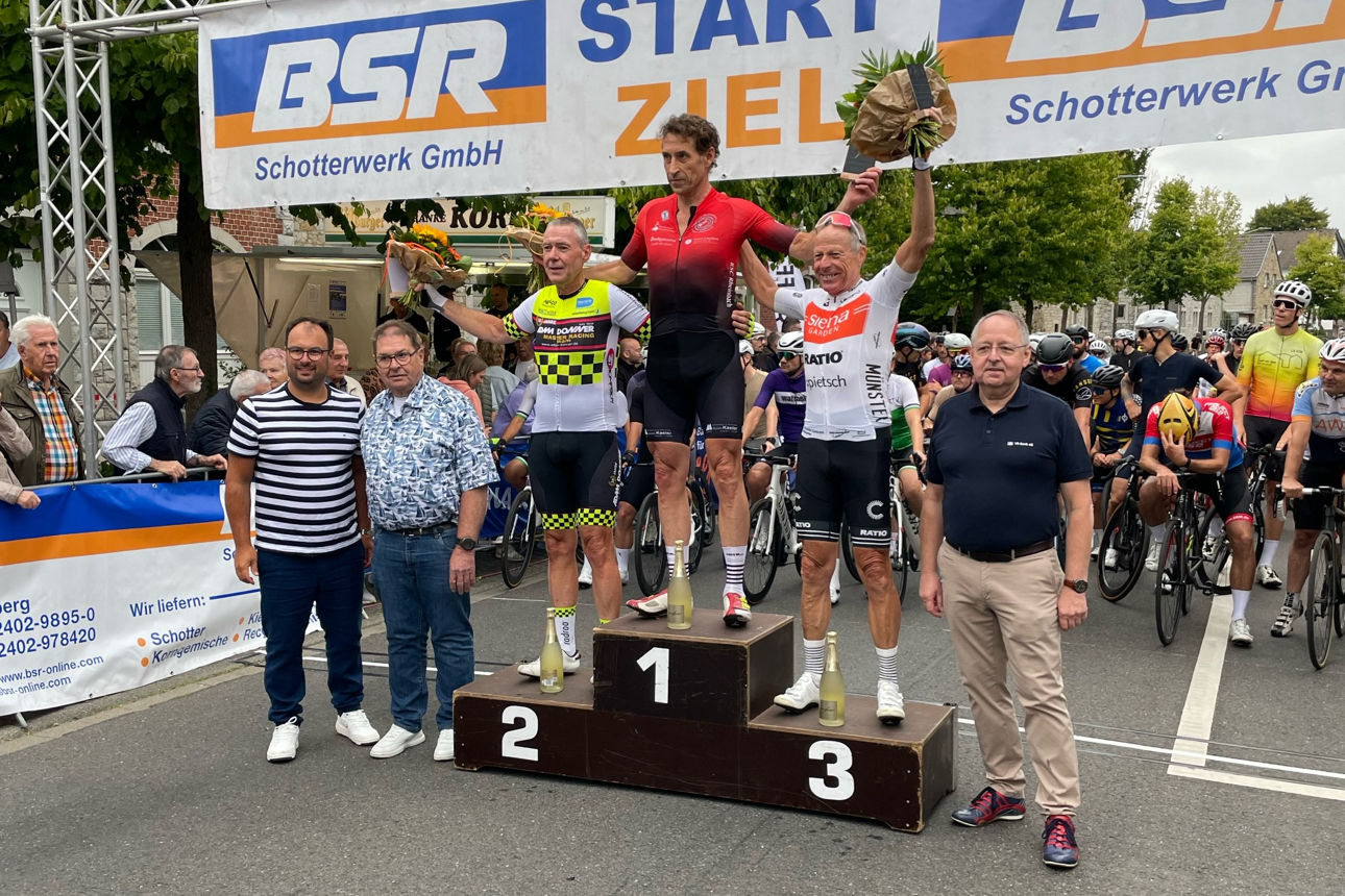 Siegerehrung BBSR-Radsporttag 2025 in Breinig