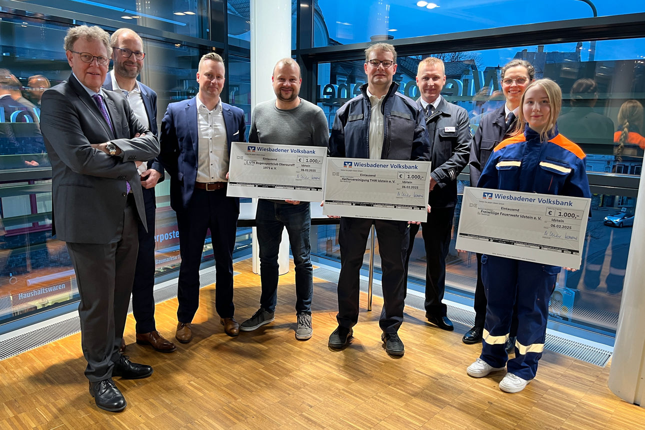 Spendenübergabe vr bank Stiftung