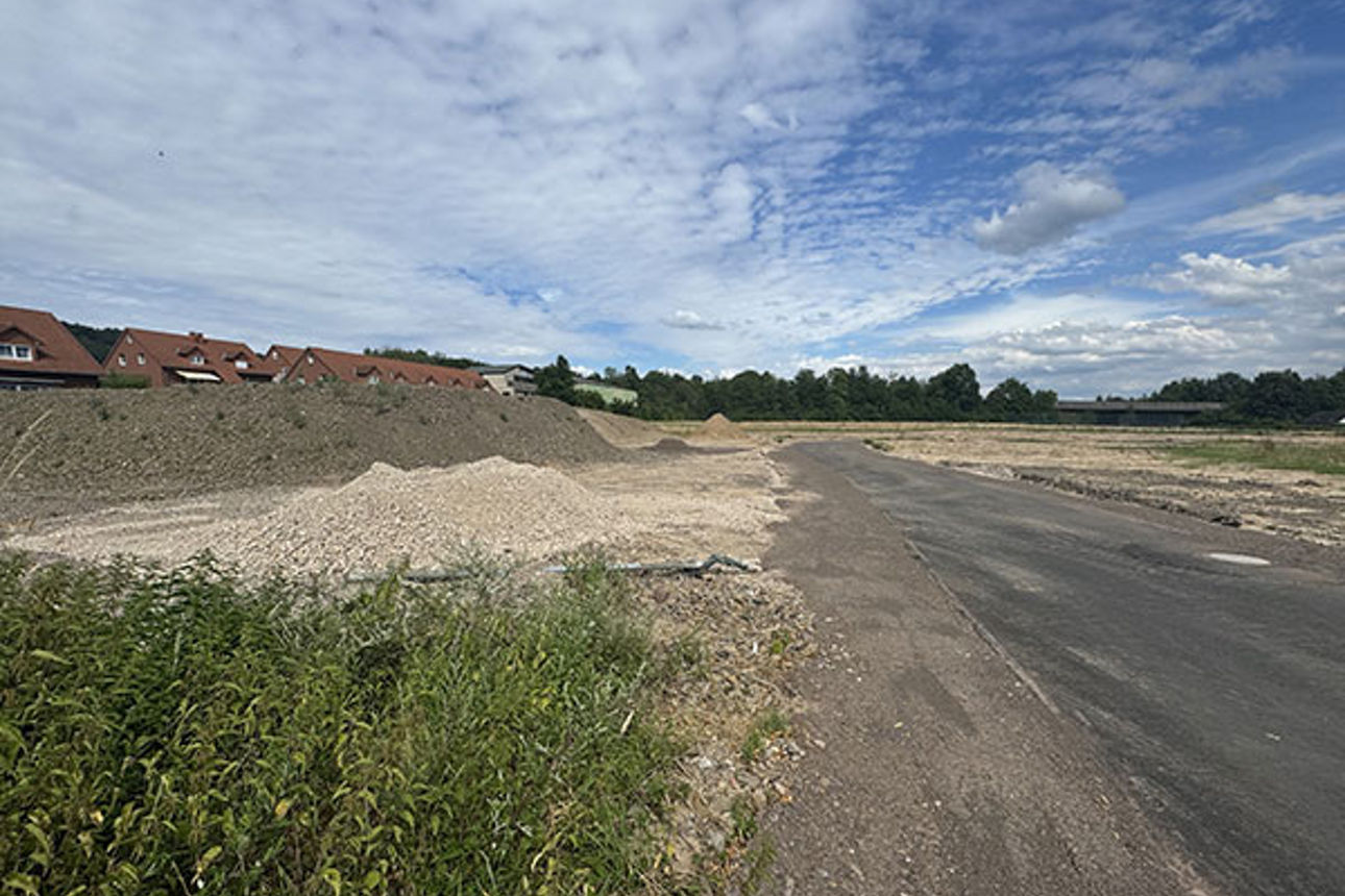 Foto von der Straße im Baugebiet